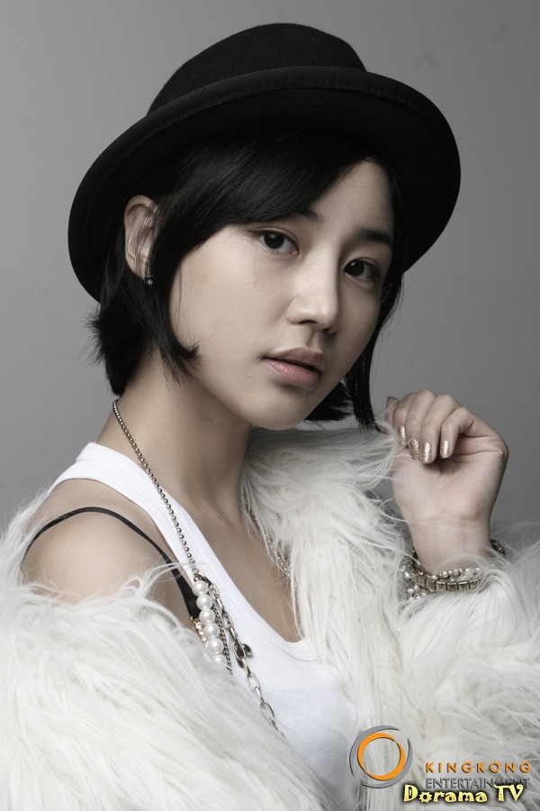Yoon Jin Yi pictures
